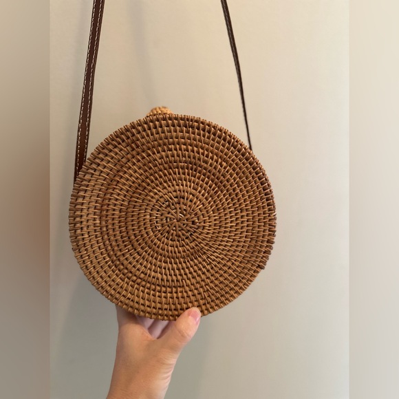 Handwoven Round Rattan Crossbody Shoulder
Real Leather Strap - Picture 7 of 7